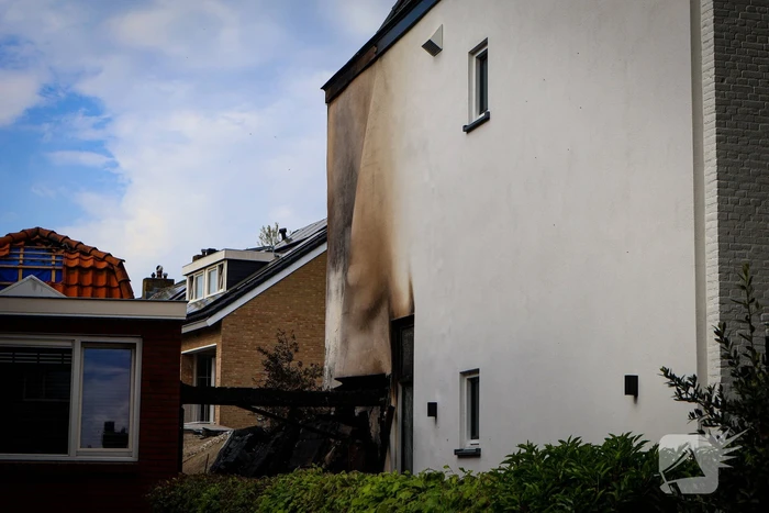 Schade bij daglicht goed te zien na grote nachtelijke brand