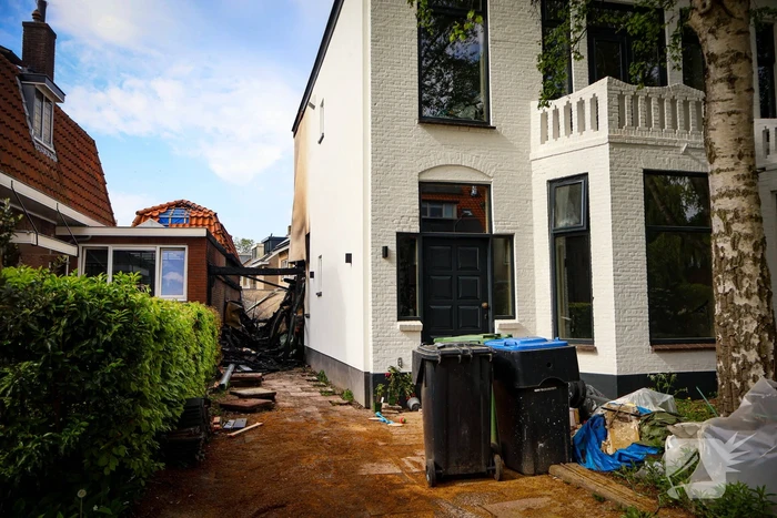 Schade bij daglicht goed te zien na grote nachtelijke brand
