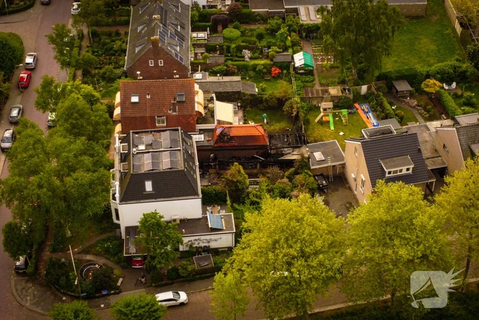 Schade bij daglicht goed te zien na grote nachtelijke brand