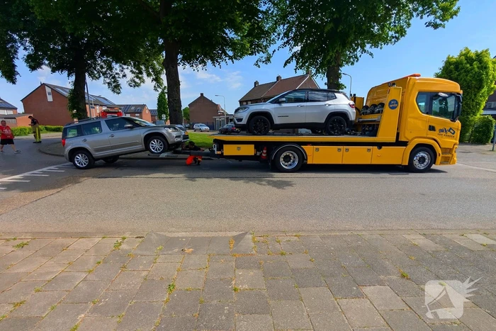 Automobilist verliest macht over het stuur en raakt muur