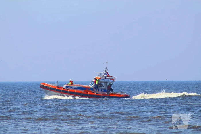 Zoekactie naar vermiste persoon op strand