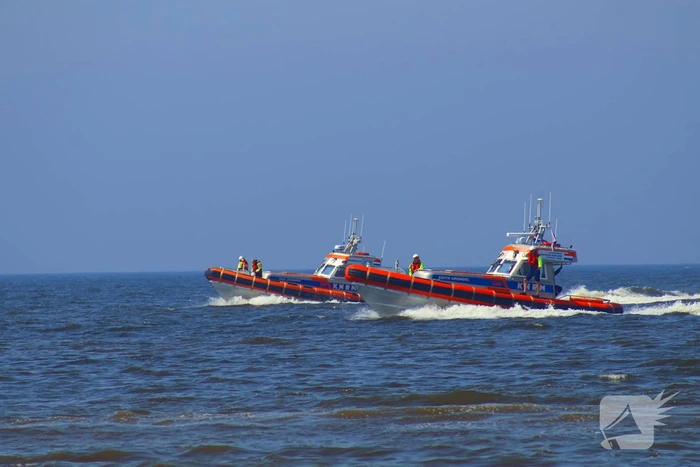 Zoekactie naar vermiste persoon op strand