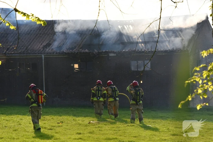 Grote brand verwoest schuur