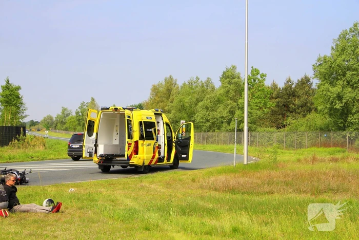 Twee gewonden na botsing met scooter