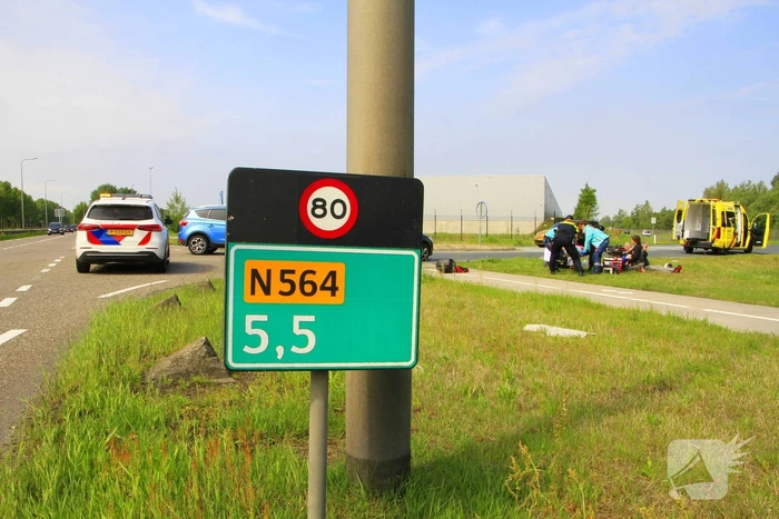 Twee gewonden na botsing met scooter