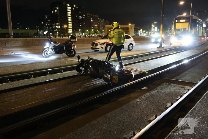 Motorrijder gewond bij eenzijdig ongeval