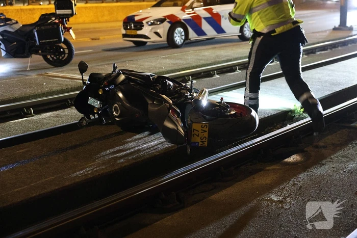 Motorrijder gewond bij eenzijdig ongeval