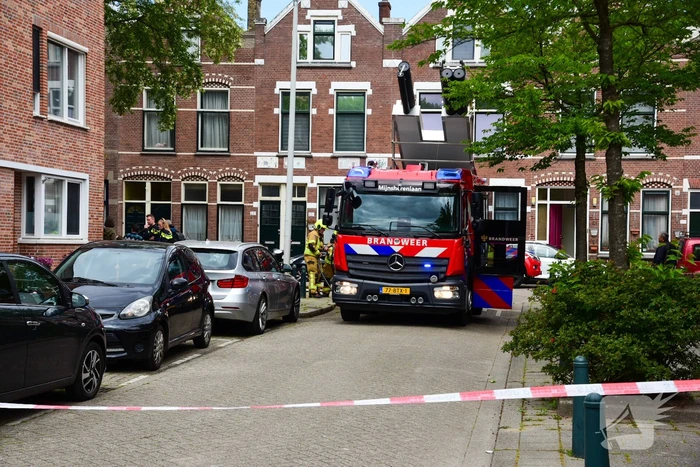 Brandweer ingezet voor brand op dak van woning