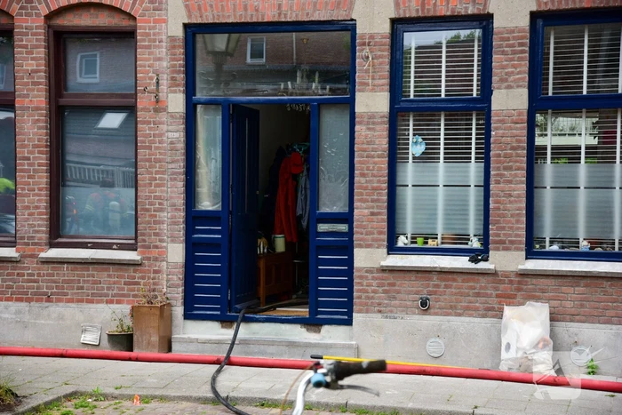 Brandweer ingezet voor brand op dak van woning