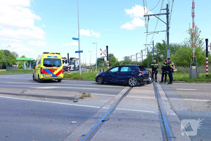 Spoor gestremd door aanrijding tussen personenauto en vrachtwagen
