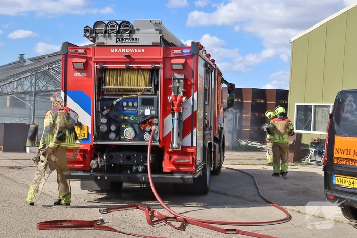 Brandweer blust brand in kas