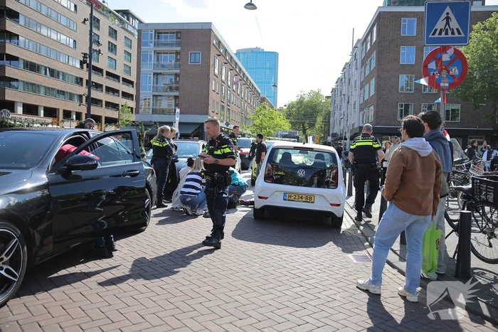 Dame geschept door automobilist