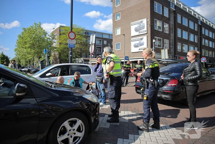 Dame geschept door automobilist
