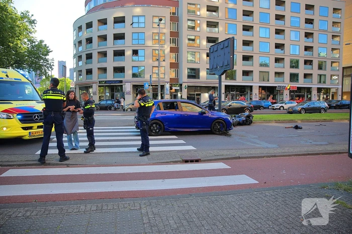 Motorrijder gewond bij botsing, automobilist mee naar bureau