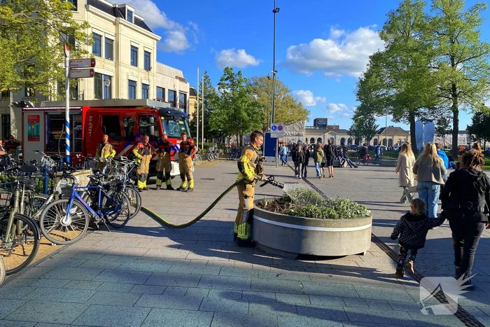 Brandweer ingezet vanwege smeulende bloembak