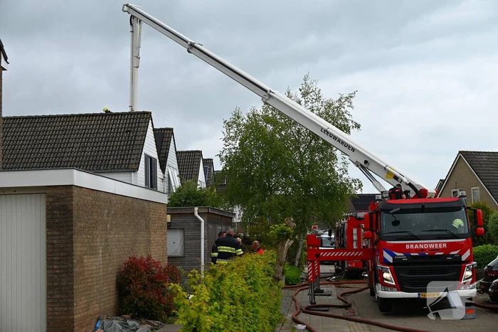 Brandweer groots ingezet bij grote brand in woning