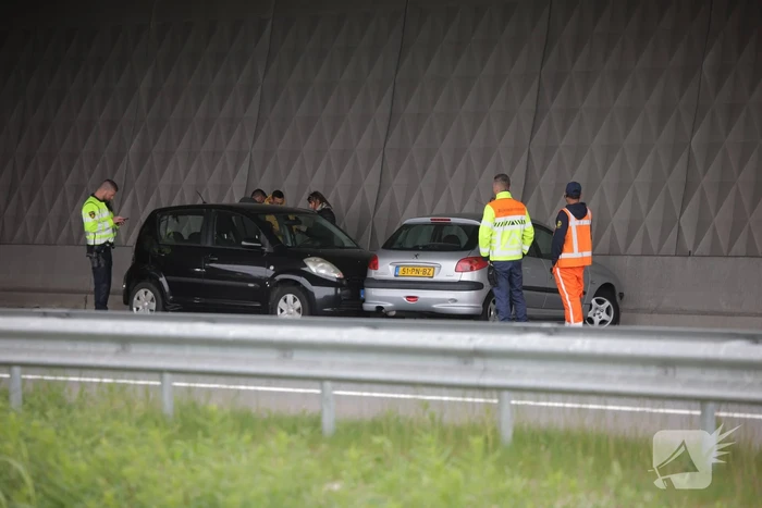 Ongeval tussen meerdere voertuigen op de snelweg