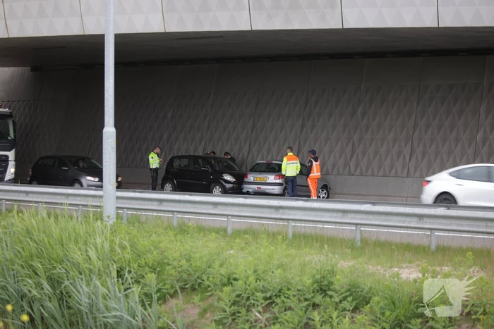 Ongeval tussen meerdere voertuigen op de snelweg