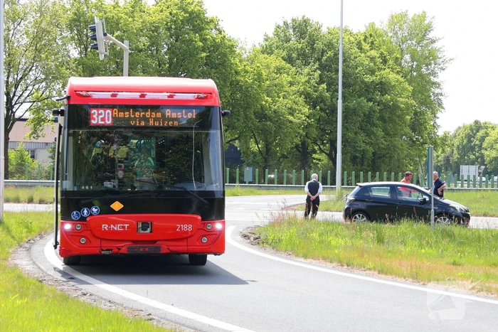 Ongeval tussen auto en lijnbus