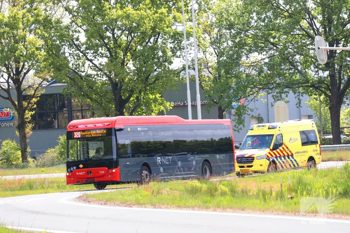Ongeval tussen auto en lijnbus