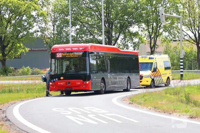 Ongeval tussen auto en lijnbus