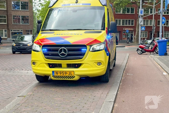 Scooter met vrouw en kind aangereden