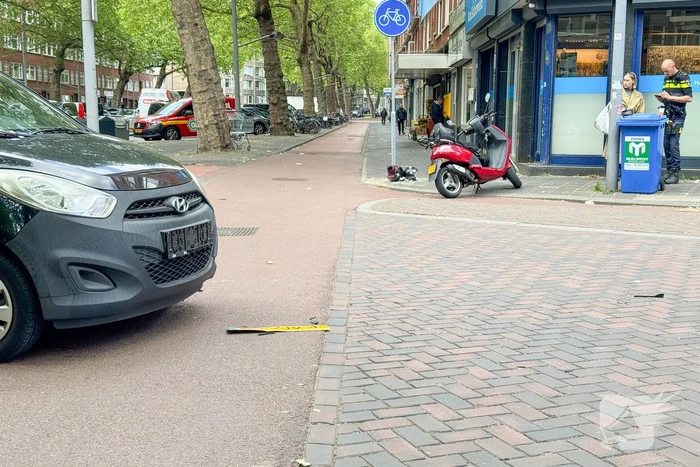 Scooter met vrouw en kind aangereden