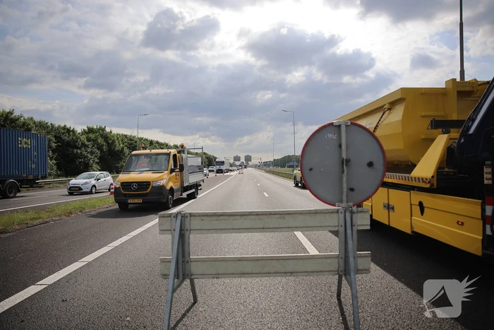Bestuurder verliest controle en botst tegen RIMOB