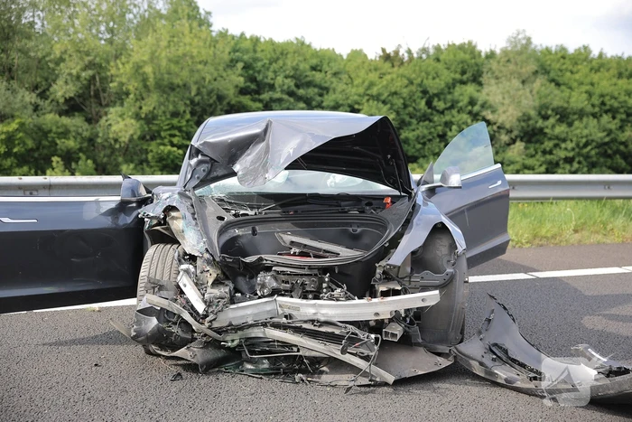 Bestuurder verliest controle en botst tegen RIMOB