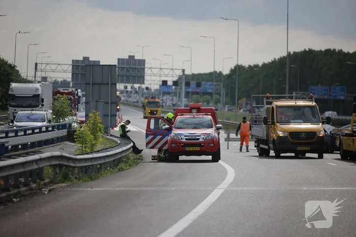 Bestuurder verliest controle en botst tegen RIMOB