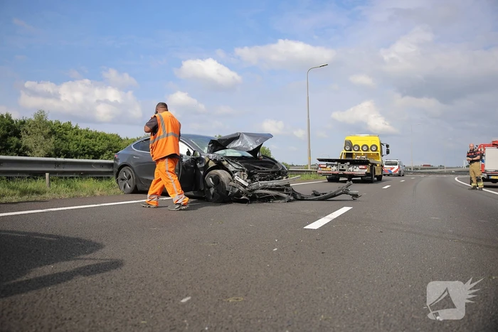 Bestuurder verliest controle en botst tegen RIMOB