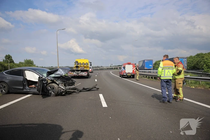 Bestuurder verliest controle en botst tegen RIMOB