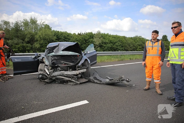 Bestuurder verliest controle en botst tegen RIMOB