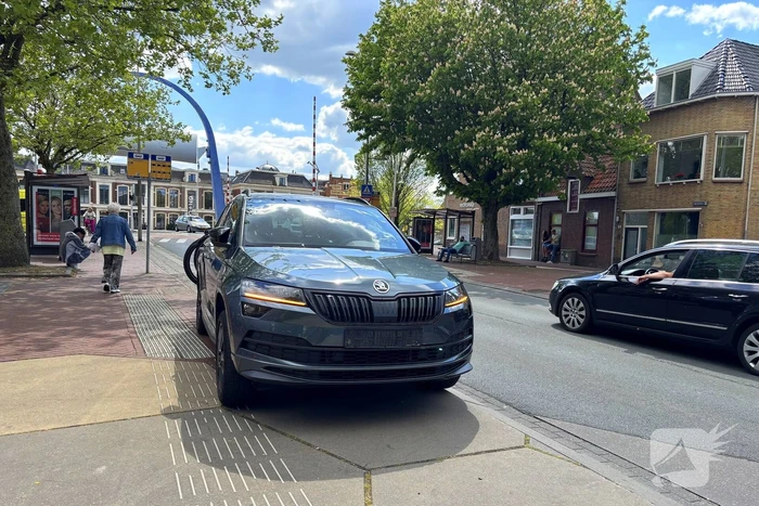 Automobilist en fietser botsen