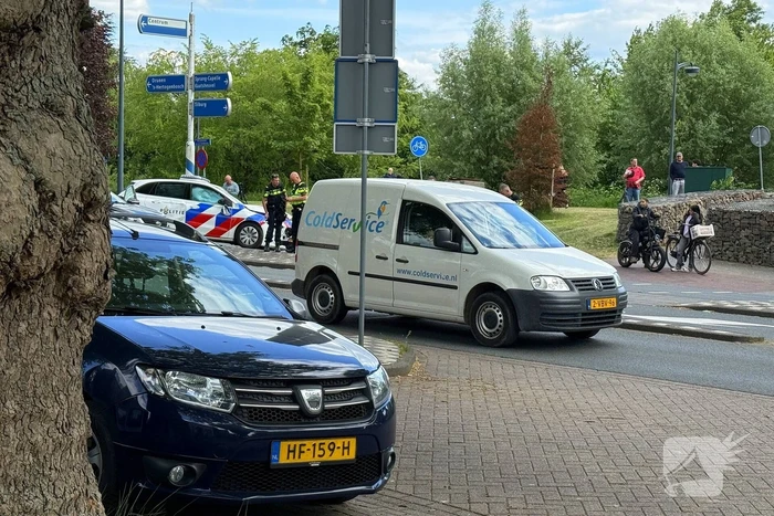 Politie voertuig betrokken bij ongeval met personenauto