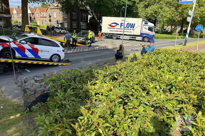 Politie voertuig betrokken bij ongeval met personenauto