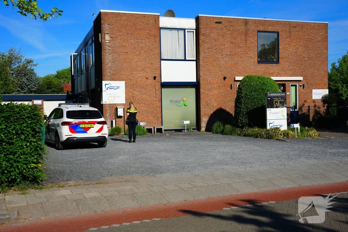 Explosie leidt tot brand in praktijk