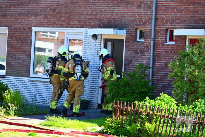Brand in keuken zorgt voor rookontwikkeling