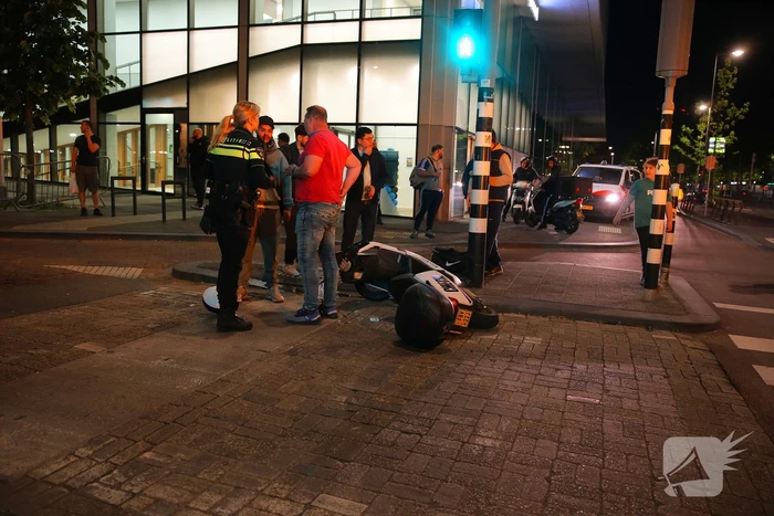 Ongeval tussen deelscooter en auto met aanzienlijke schade