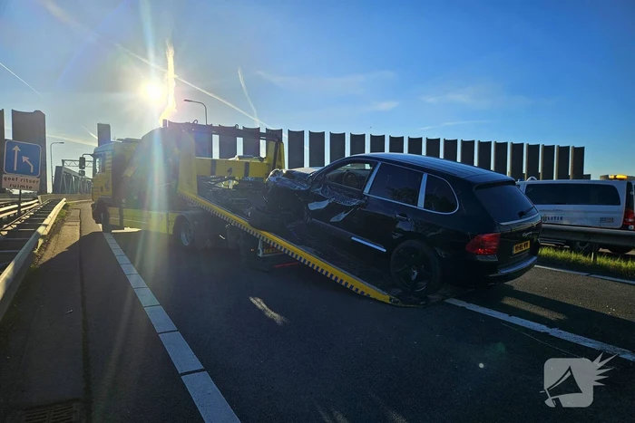Dronken automobilist gewond bij botsing tegen vrachtwagen