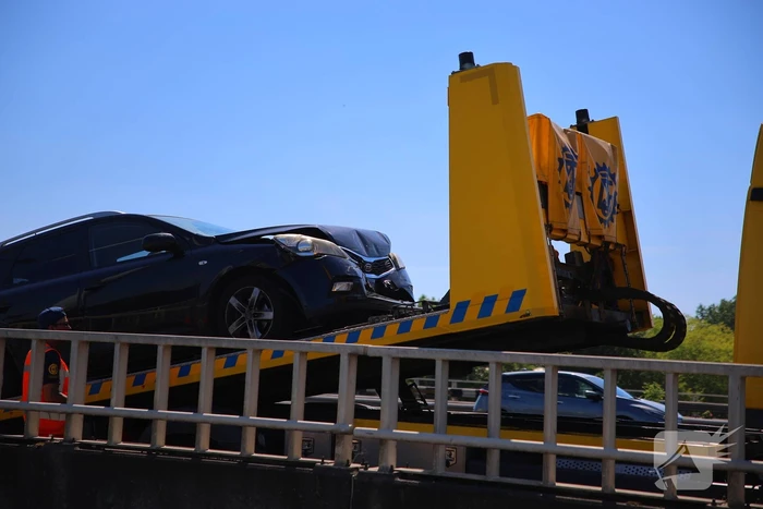 Ongeval tussen twee auto's leidt tot gewonde