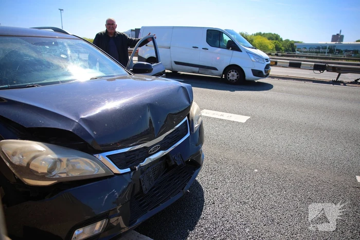 Ongeval tussen twee auto's leidt tot gewonde