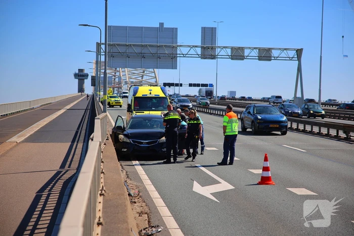 Ongeval tussen twee auto's leidt tot gewonde