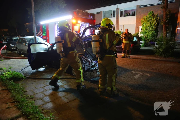Autobrand vermoedelijk aangestoken