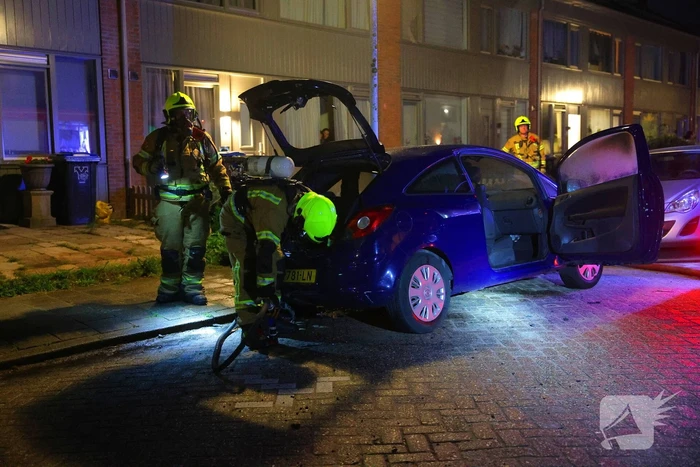 Autobrand vermoedelijk aangestoken