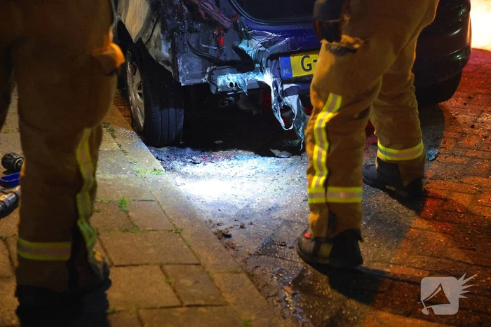 Autobrand vermoedelijk aangestoken