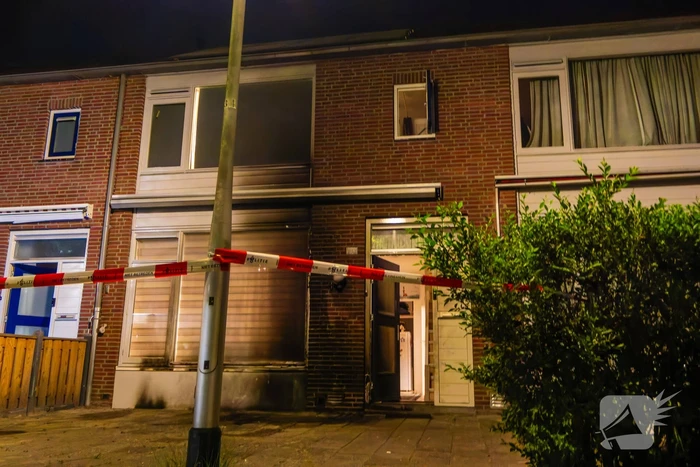 Politie onderzoekt brand na explosie