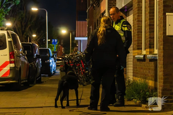 Arrestatieteam voert inval uit bij café