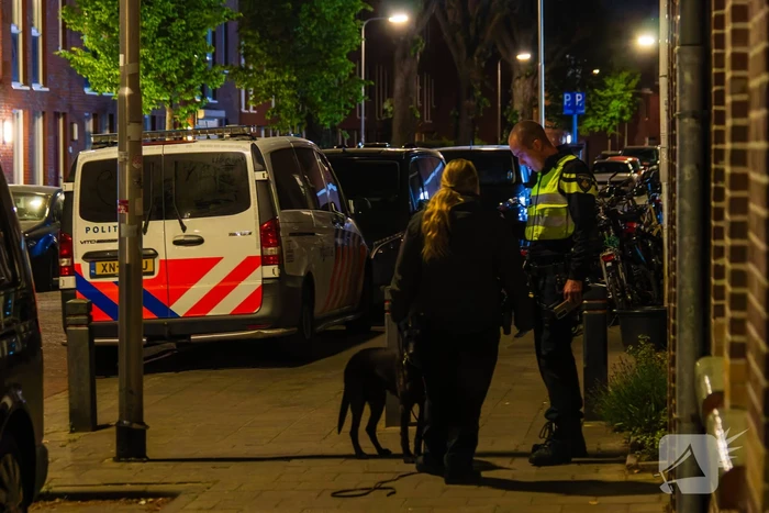 Arrestatieteam voert inval uit bij café