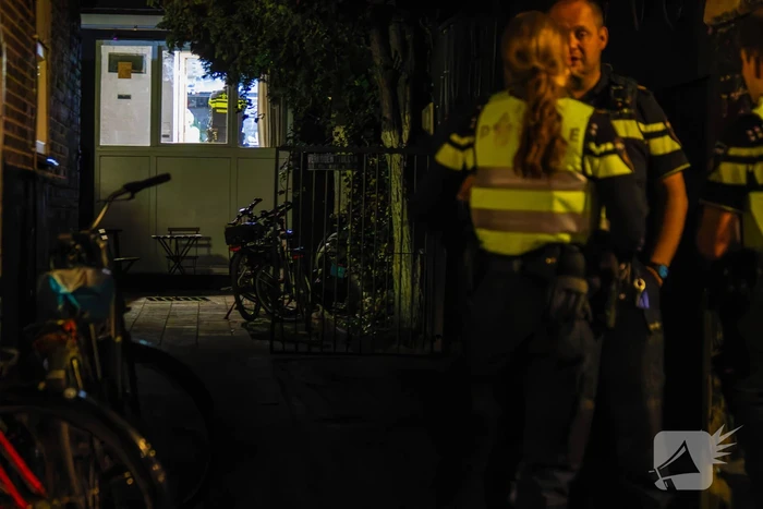 Arrestatieteam voert inval uit bij café